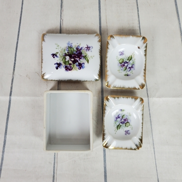 Vintage Shafford Handpainted Cigarette Box  with 2 Ashtrays Violets Gold Gild - Picture 7 of 13